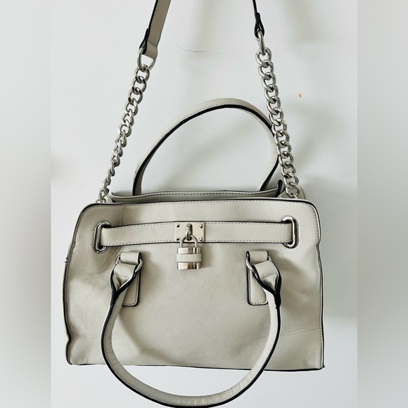 Charming Charlie light grey vegan leather purse with silver lock and accents - Picture 2 of 4